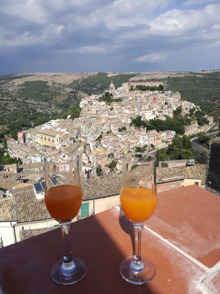 Finestre Su Ibla Bed and Breakfast Ραγκούσα Εξωτερικό φωτογραφία
